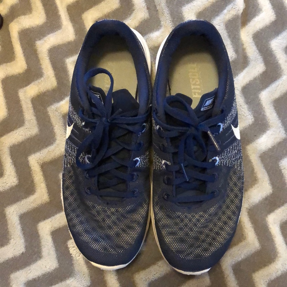 Nike fury size 9
